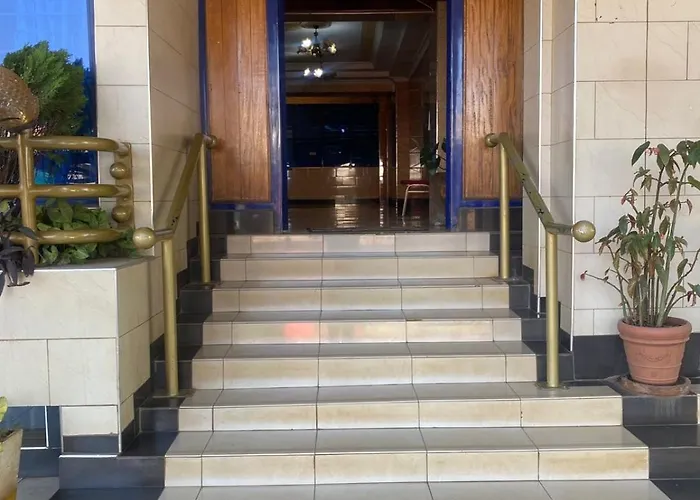 Sirgoi Travellers Hotel
